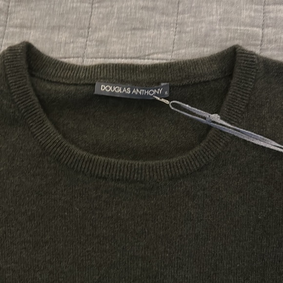 Men’s Sweater - Picture 2 of 5